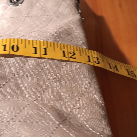 Guess Signature Beige Women Bag With Chain Handles - Picture 7 of 15